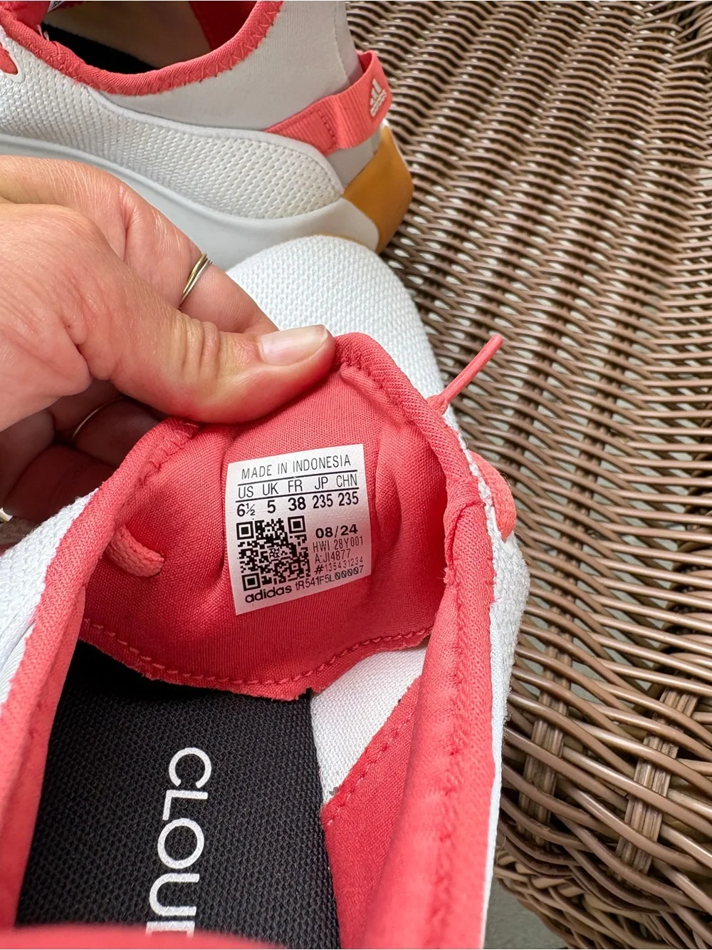 Adidas Women’s Cloudfoam Pure Athletic Sneakers. Size 6.5 (white/coral/grey)